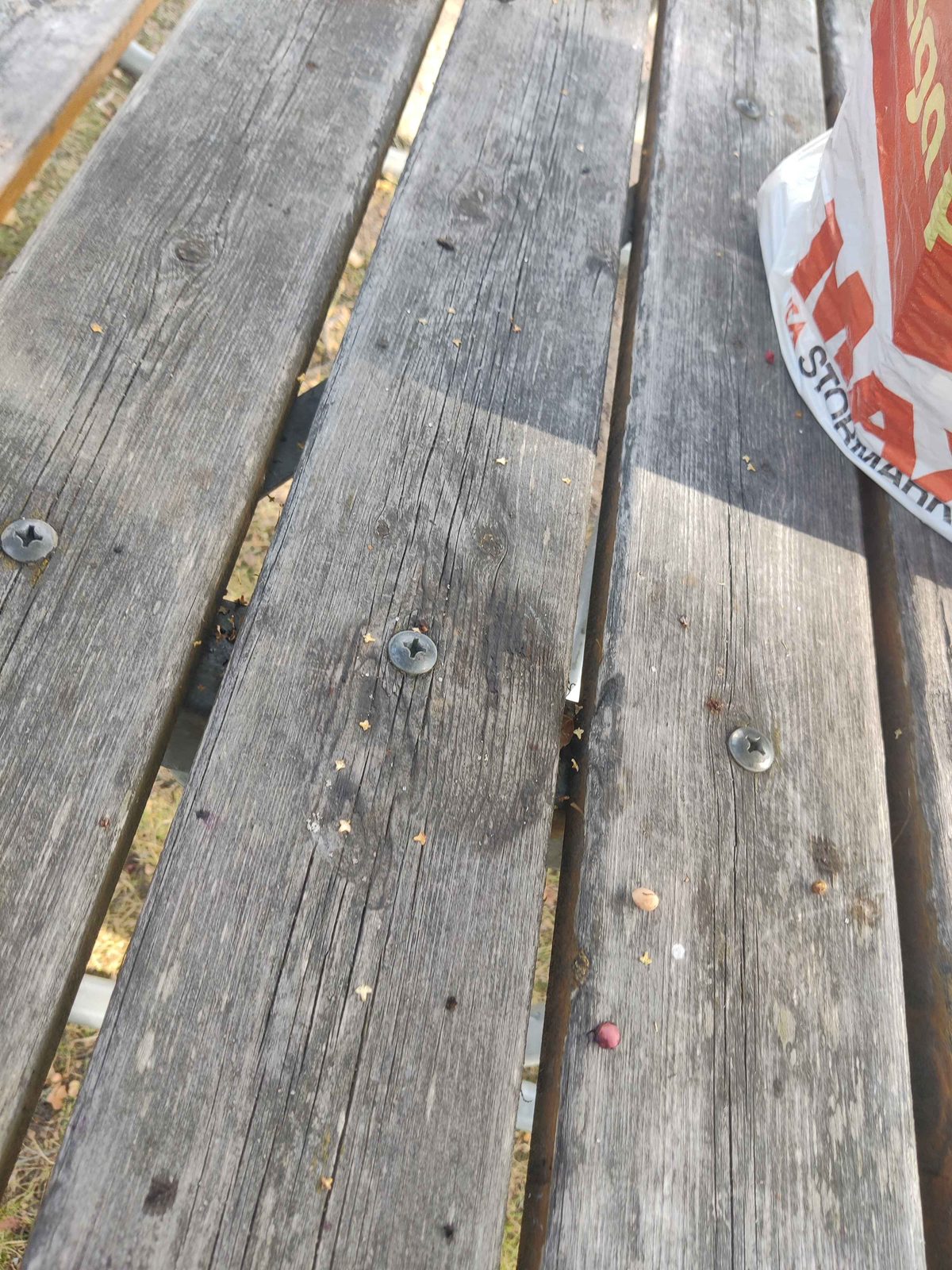 Brännmärken på bord